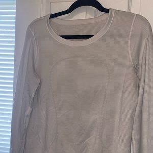 Lululemon relaxed fit swiftly tech